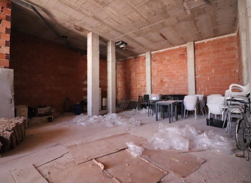 Reventa - Comercial - Los Montesinos - Laguna Green