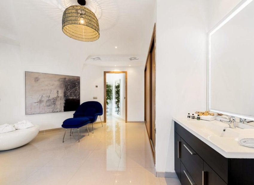 Reventa - Comercial - Marbella - Nueva Andalucía