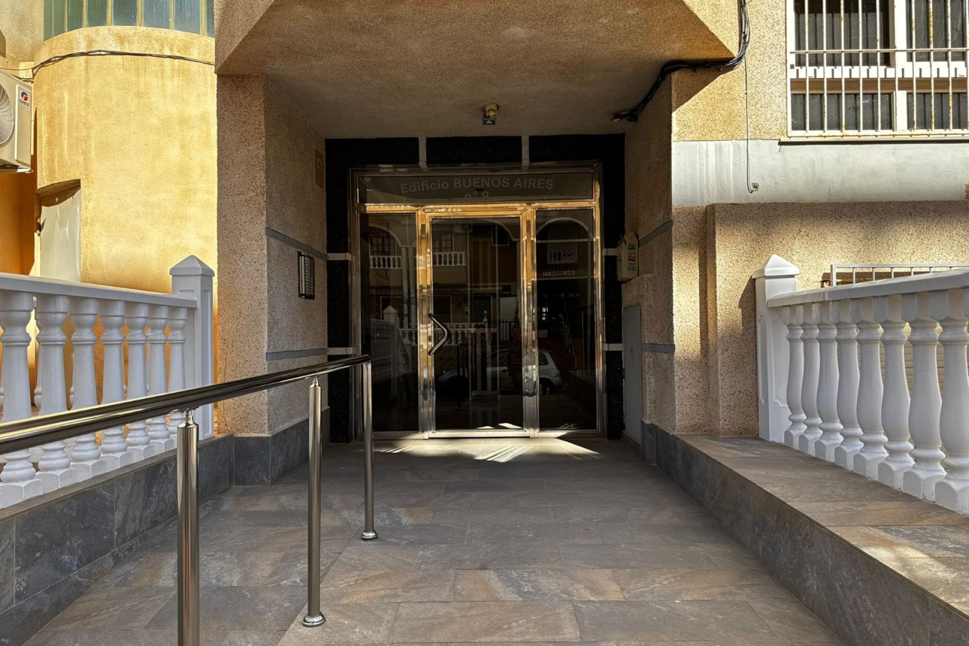 Reventa - Comercial - Punta Prima