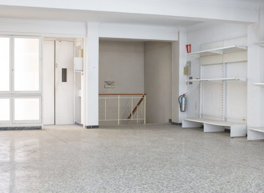 Reventa - Comercial - Torrevieia - Center