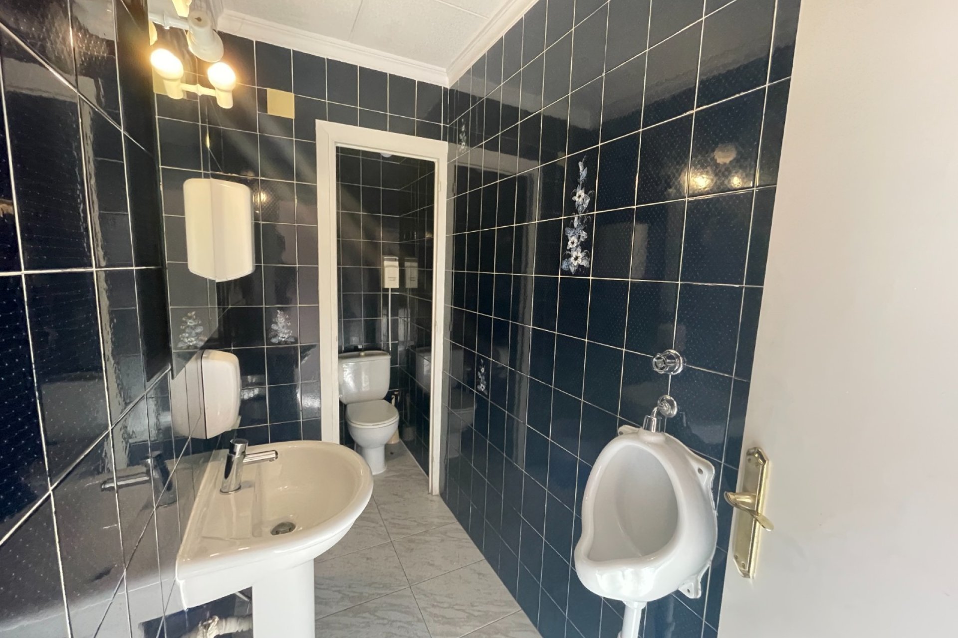 Reventa - Comercial - Torrevieia - Comunidad Valenciana