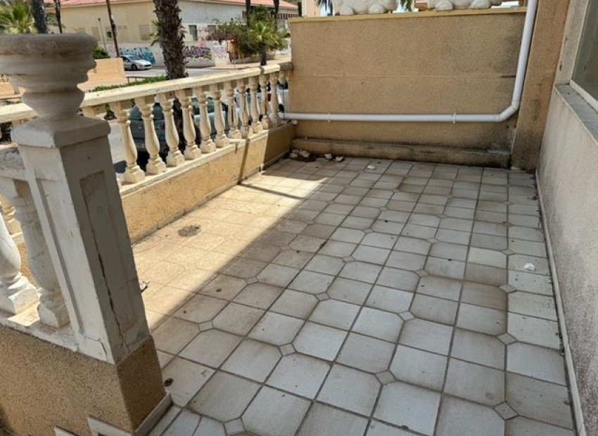 Reventa - Comercial - Torrevieia - La Mata