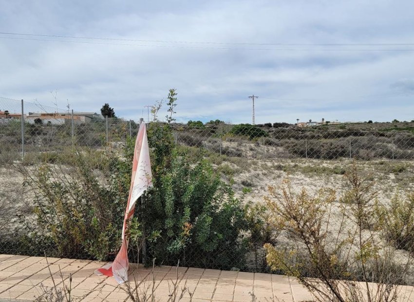 Reventa - Parcela / Terreno - Torremendo