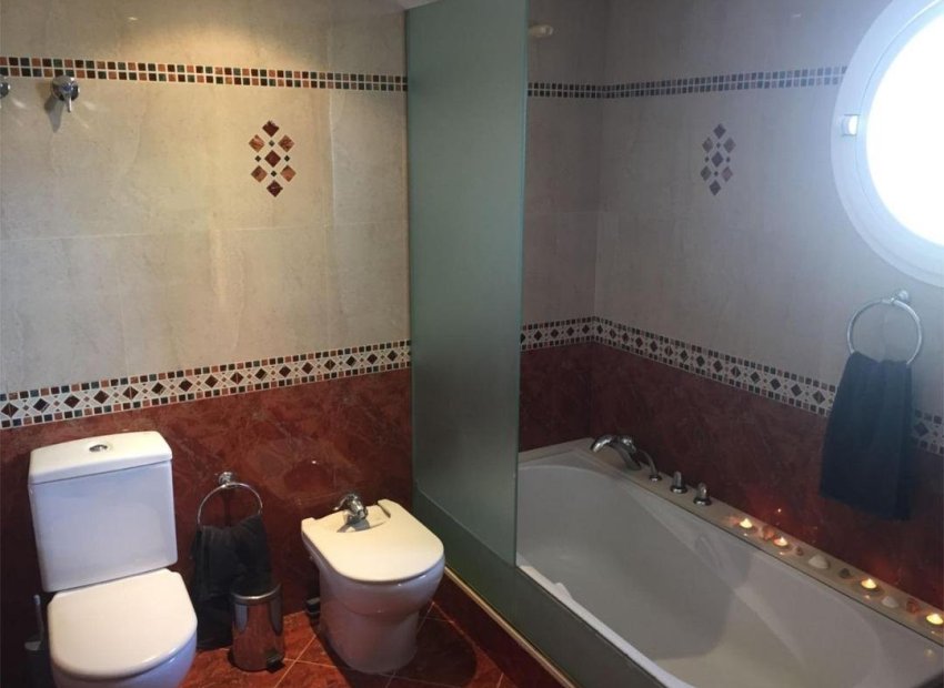 Reventa - Townhouse / Duplex - Alfas del Pí - Colonia Escandinavia-Cautivador