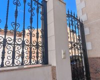 Reventa - Townhouse / Duplex - Algueña