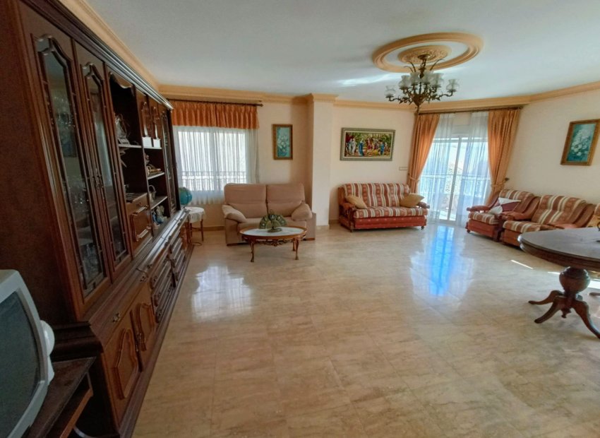 Reventa - Townhouse / Duplex - Algueña