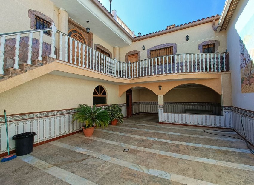 Reventa - Townhouse / Duplex - Algueña