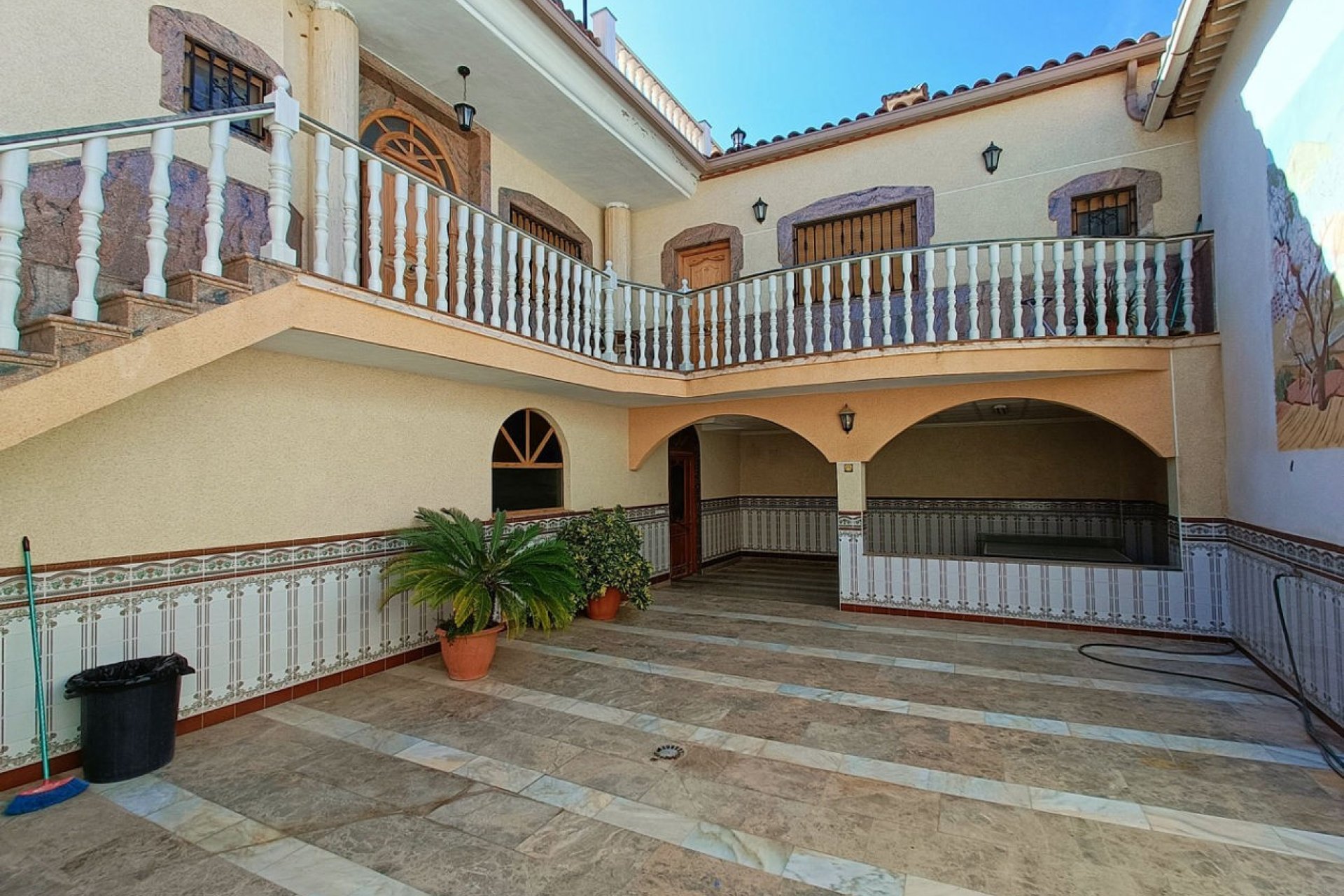 Reventa - Townhouse / Duplex - Algueña