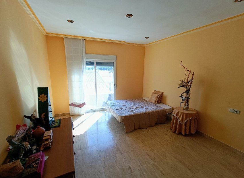 Reventa - Townhouse / Duplex - Algueña