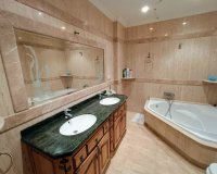 Reventa - Townhouse / Duplex - Algueña