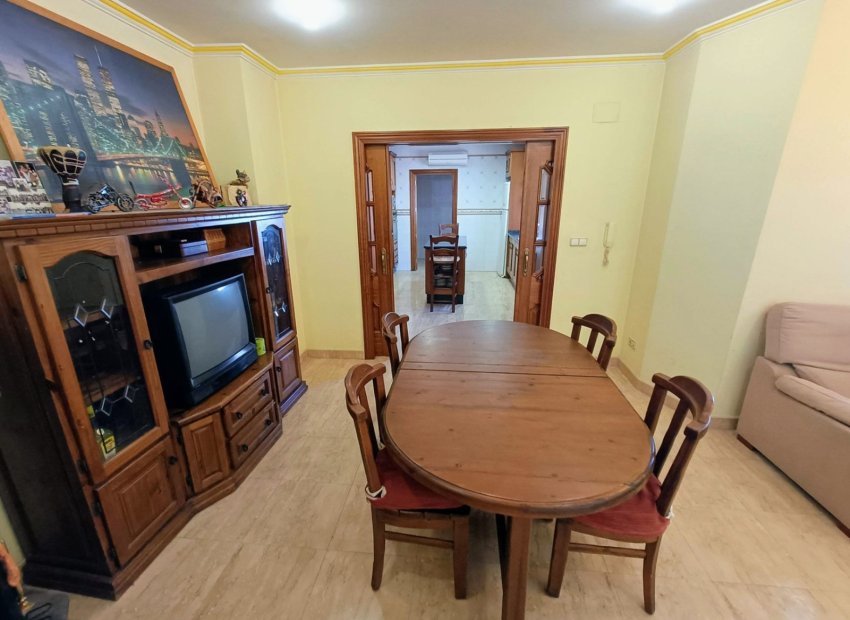 Reventa - Townhouse / Duplex - Algueña