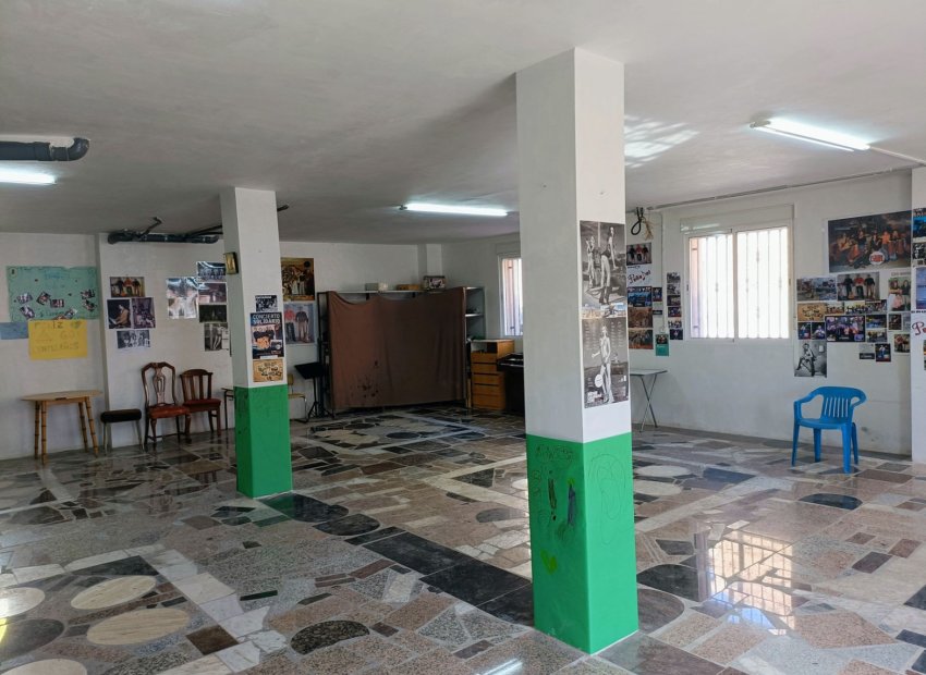 Reventa - Townhouse / Duplex - Algueña