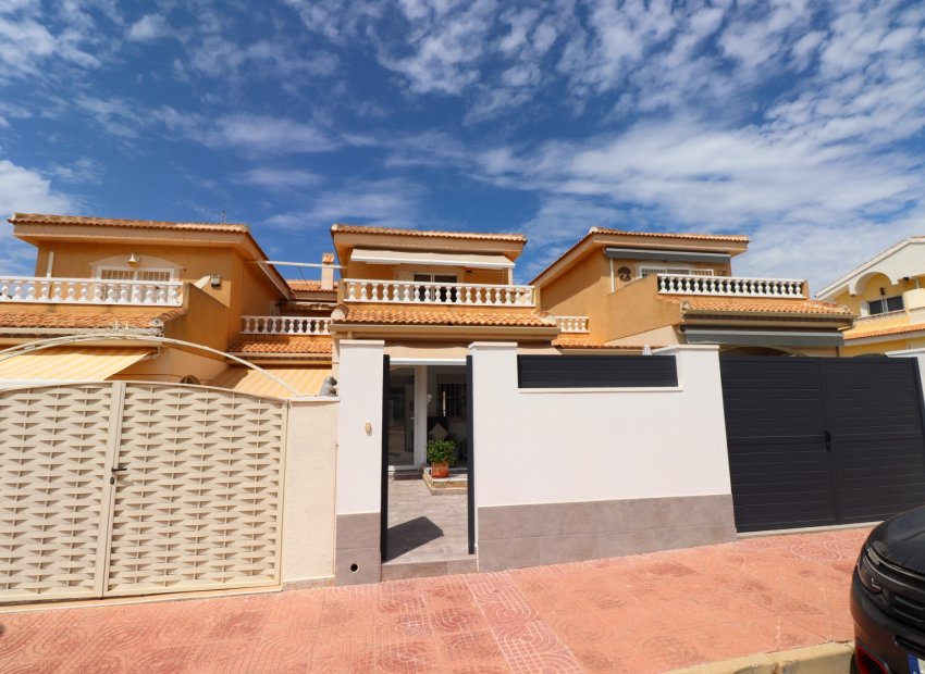 Reventa - Townhouse / Duplex - Benijofar - Monte Azul
