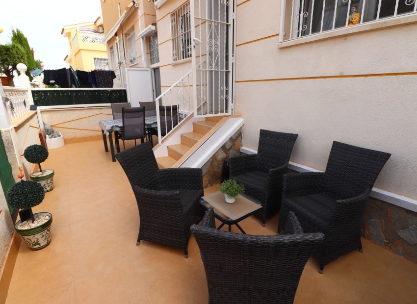 Reventa - Townhouse / Duplex - Benijofar - Monte Azul