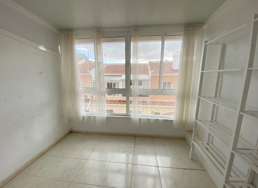 Reventa - Townhouse / Duplex - Benijofar - Monte Azul