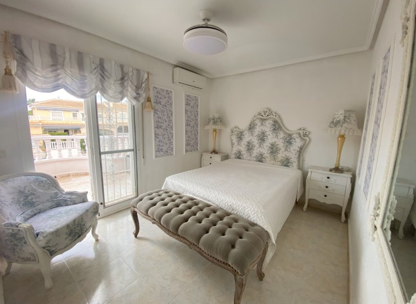 Reventa - Townhouse / Duplex - Benijofar - Monte Azul