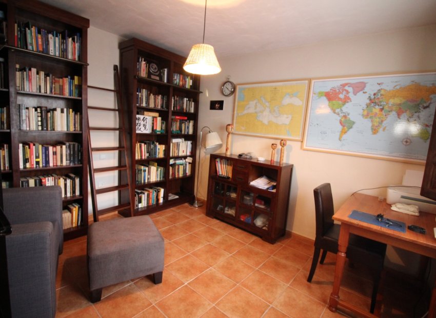 Reventa - Townhouse / Duplex - Blanca