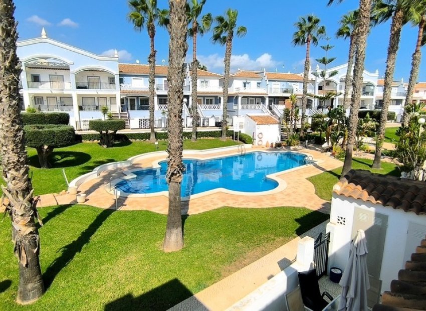 Reventa - Townhouse / Duplex - Ciudad Quesada - Doña Pepa