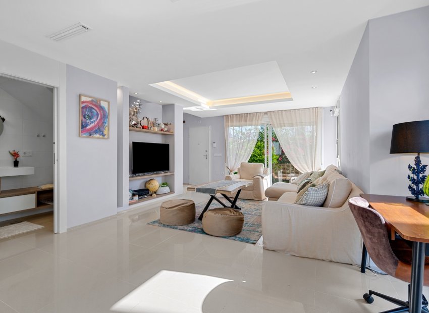 Reventa - Townhouse / Duplex - Ciudad Quesada - Doña Pepa