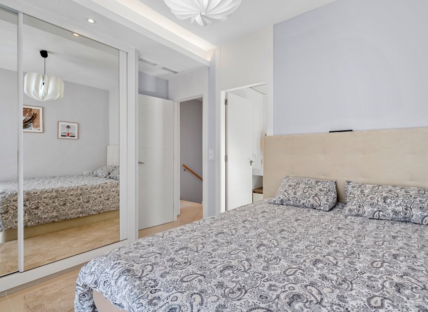 Reventa - Townhouse / Duplex - Ciudad Quesada - Doña Pepa