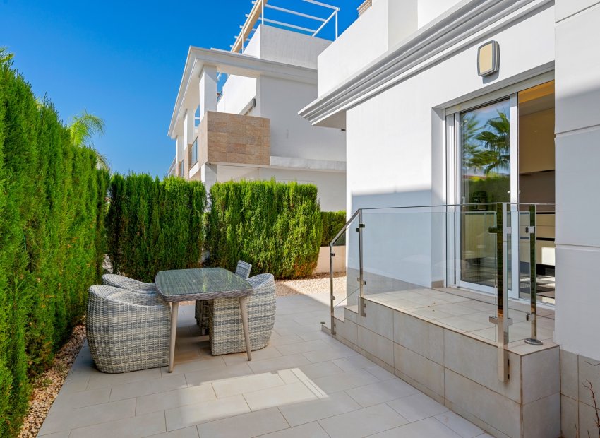 Reventa - Townhouse / Duplex - Ciudad Quesada - Doña Pepa