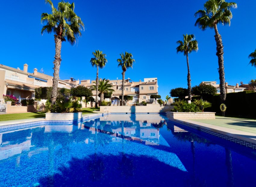 Reventa - Townhouse / Duplex - Ciudad Quesada - Doña Pepa