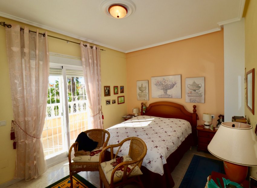 Reventa - Townhouse / Duplex - Ciudad Quesada - Doña Pepa