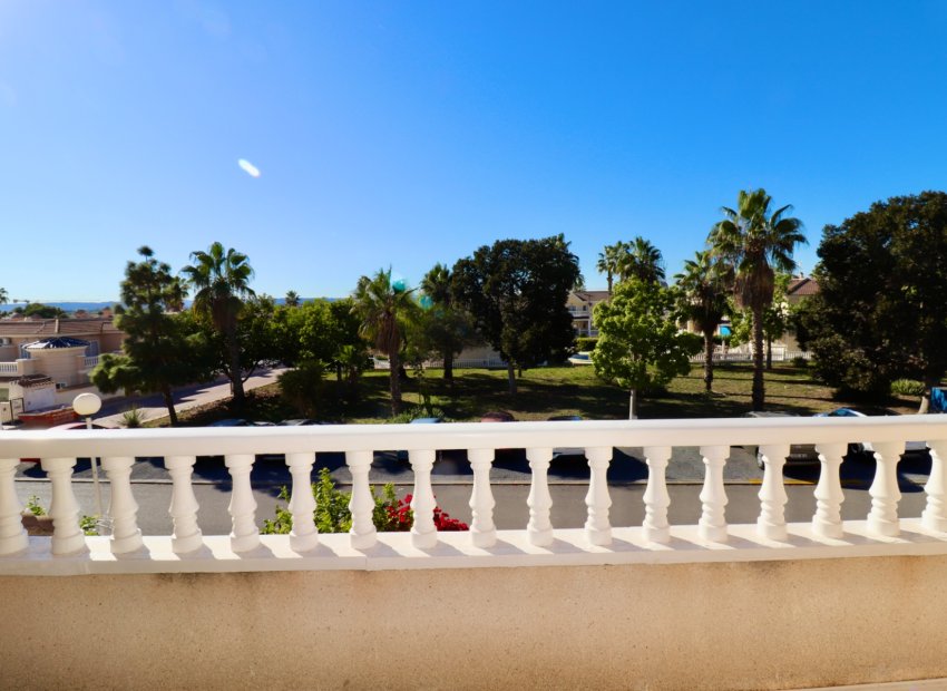 Reventa - Townhouse / Duplex - Ciudad Quesada - Doña Pepa