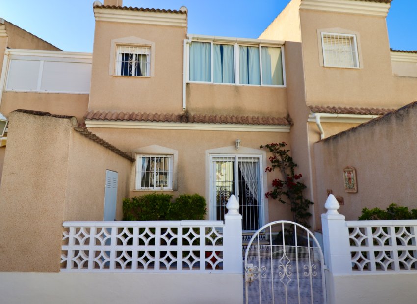 Reventa - Townhouse / Duplex - Ciudad Quesada - Doña Pepa