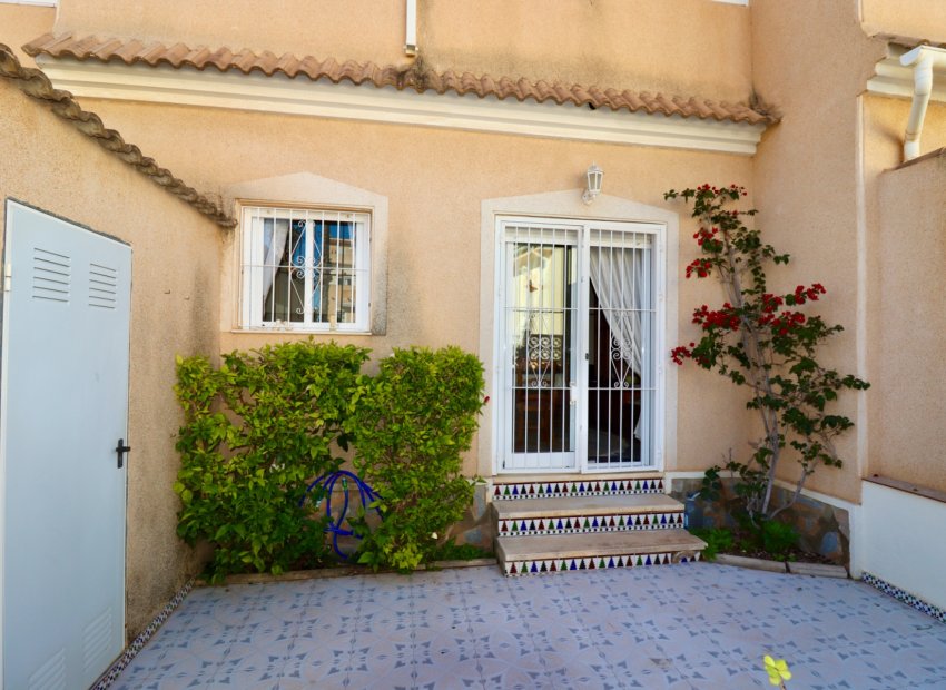 Reventa - Townhouse / Duplex - Ciudad Quesada - Doña Pepa