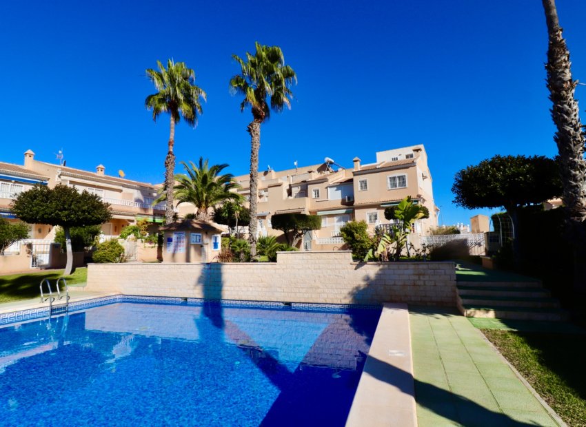 Reventa - Townhouse / Duplex - Ciudad Quesada - Doña Pepa