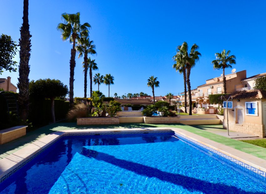 Reventa - Townhouse / Duplex - Ciudad Quesada - Doña Pepa