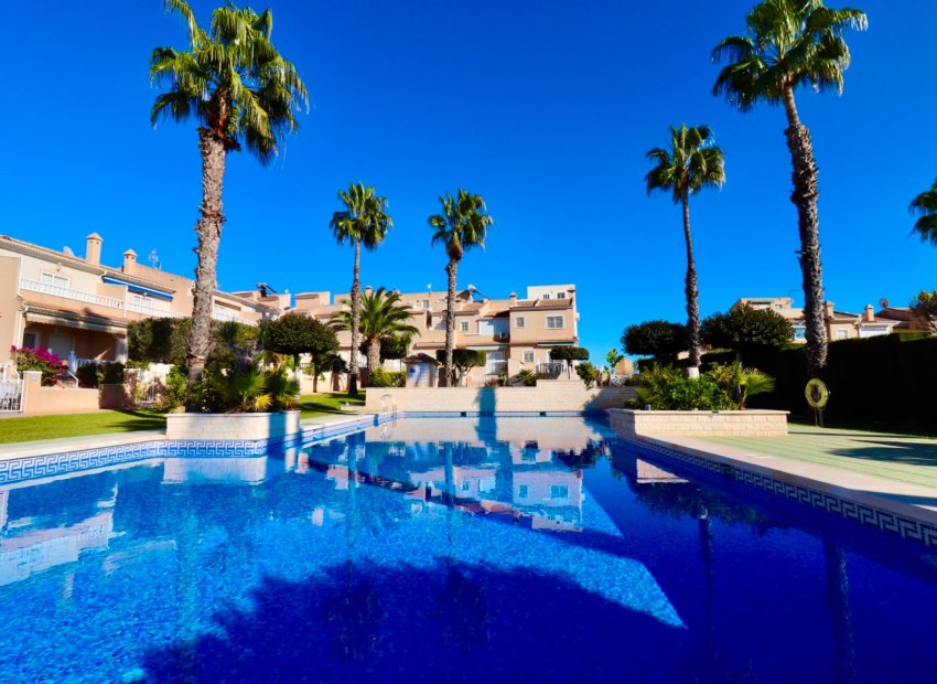 Reventa - Townhouse / Duplex - Ciudad Quesada - Doña Pepa