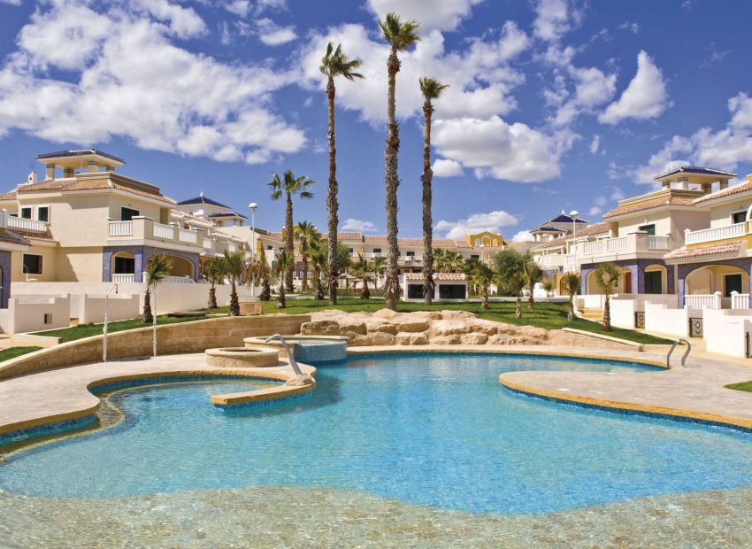 Reventa - Townhouse / Duplex - Ciudad Quesada - Doña Pepa