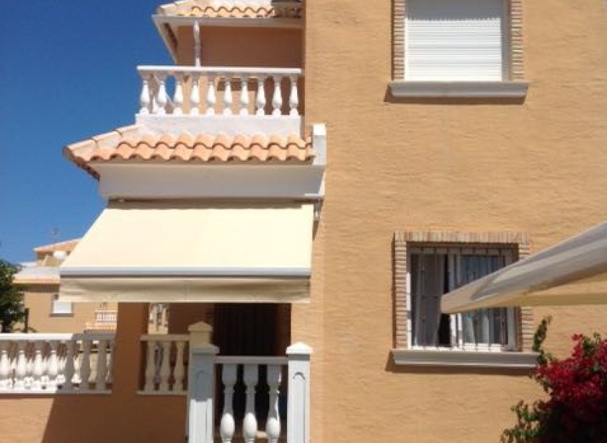 Reventa - Townhouse / Duplex - Ciudad Quesada - Doña Pepa
