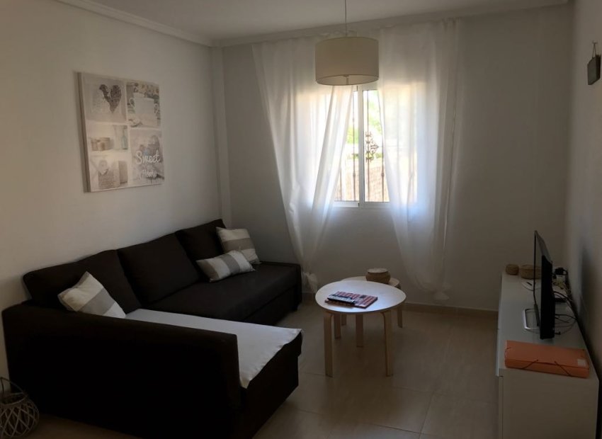 Reventa - Townhouse / Duplex - Ciudad Quesada - Doña Pepa