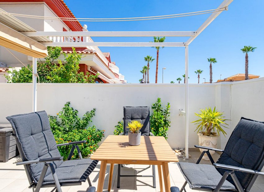 Reventa - Townhouse / Duplex - Ciudad Quesada - Doña Pepa
