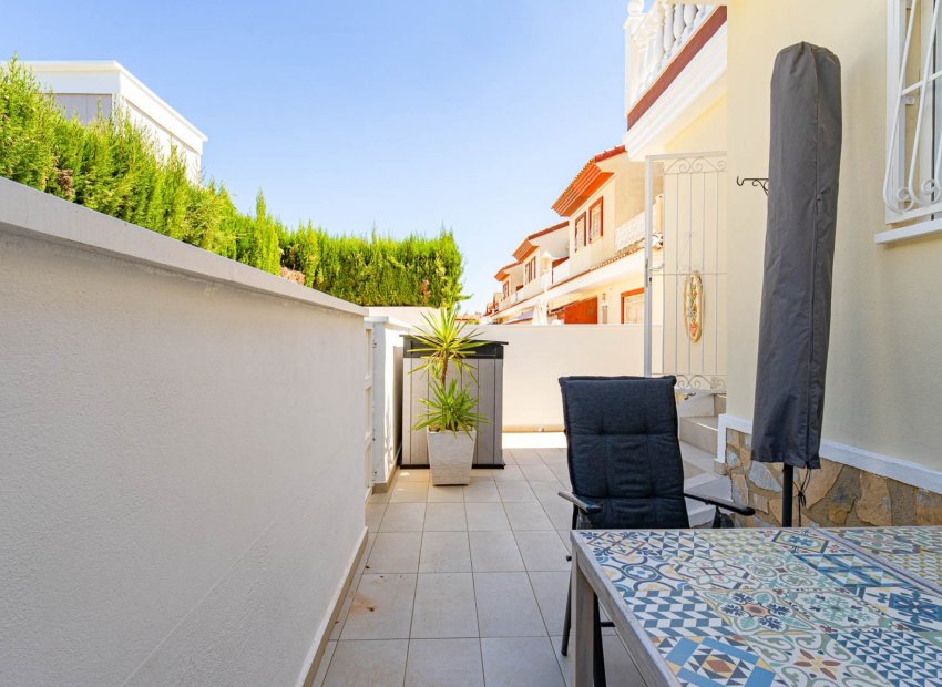 Reventa - Townhouse / Duplex - Ciudad Quesada - Doña Pepa