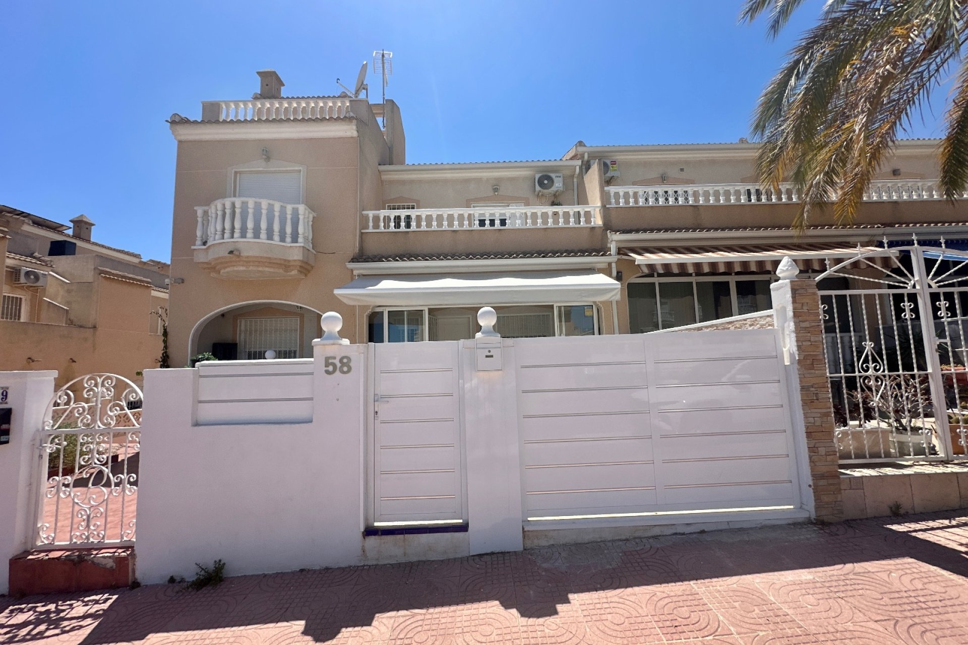 Reventa - Townhouse / Duplex - Ciudad Quesada - Doña Pepa