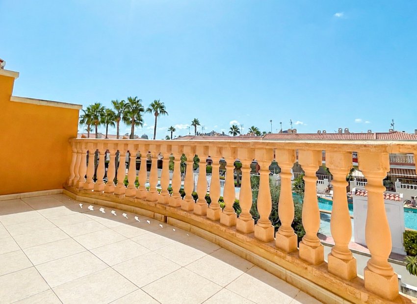 Reventa - Townhouse / Duplex - Ciudad Quesada - Doña Pepa
