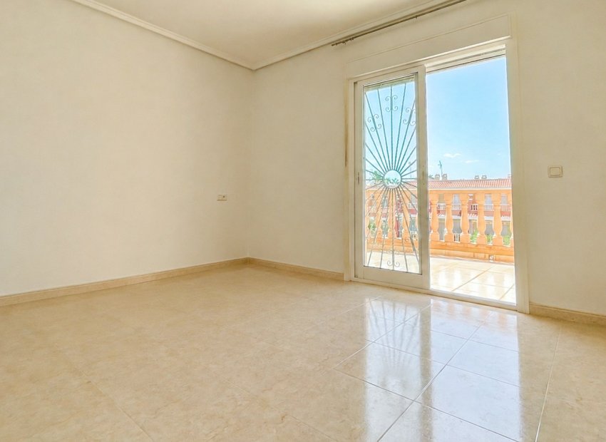 Reventa - Townhouse / Duplex - Ciudad Quesada - Doña Pepa