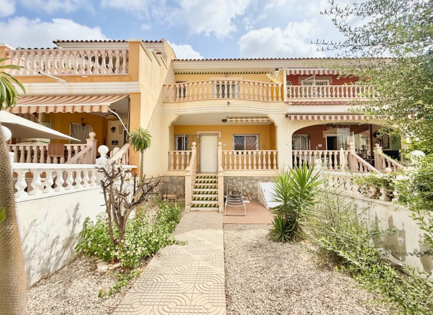 Reventa - Townhouse / Duplex - Ciudad Quesada - Doña Pepa