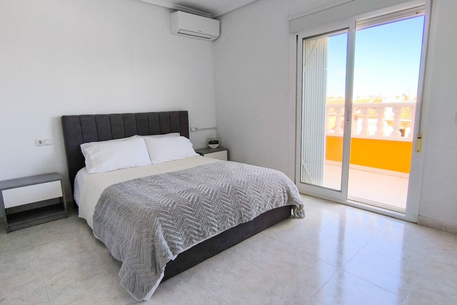 Reventa - Townhouse / Duplex - Ciudad Quesada - La Fiesta