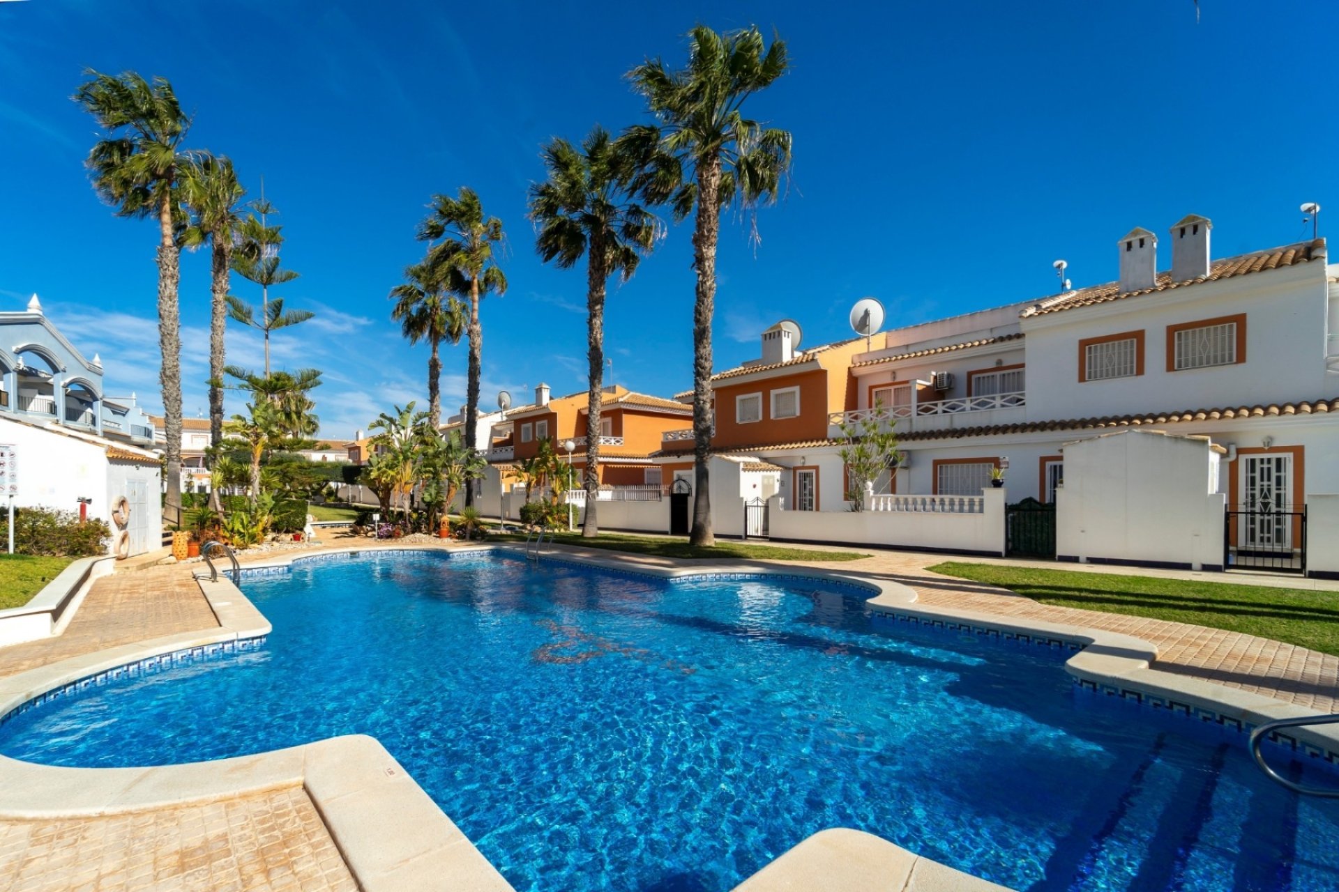 Reventa - Townhouse / Duplex - Ciudad Quesada