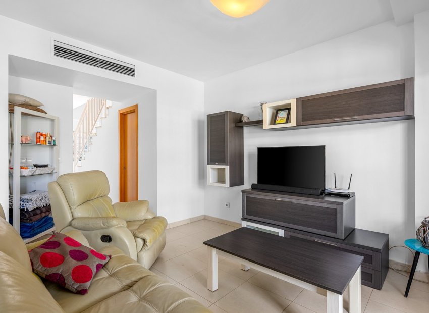 Reventa - Townhouse / Duplex - Ciudad Quesada