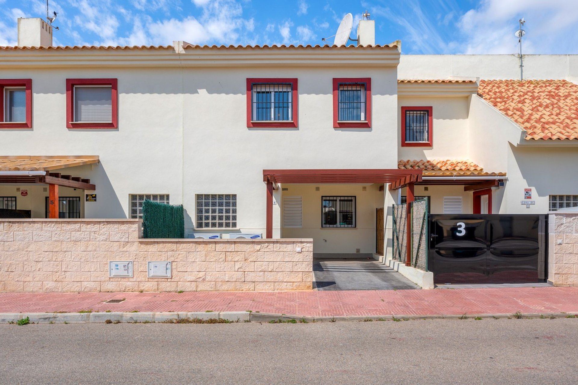Reventa - Townhouse / Duplex - Ciudad Quesada