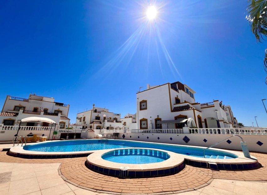 Reventa - Townhouse / Duplex - Entre Naranjos - Vistabella - Entre Naranjos