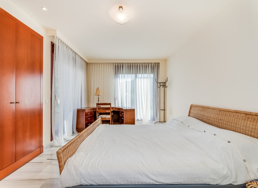 Reventa - Townhouse / Duplex - Estepoa - Selwo