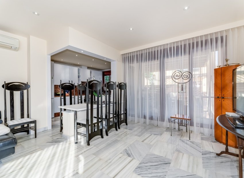 Reventa - Townhouse / Duplex - Estepoa - Selwo