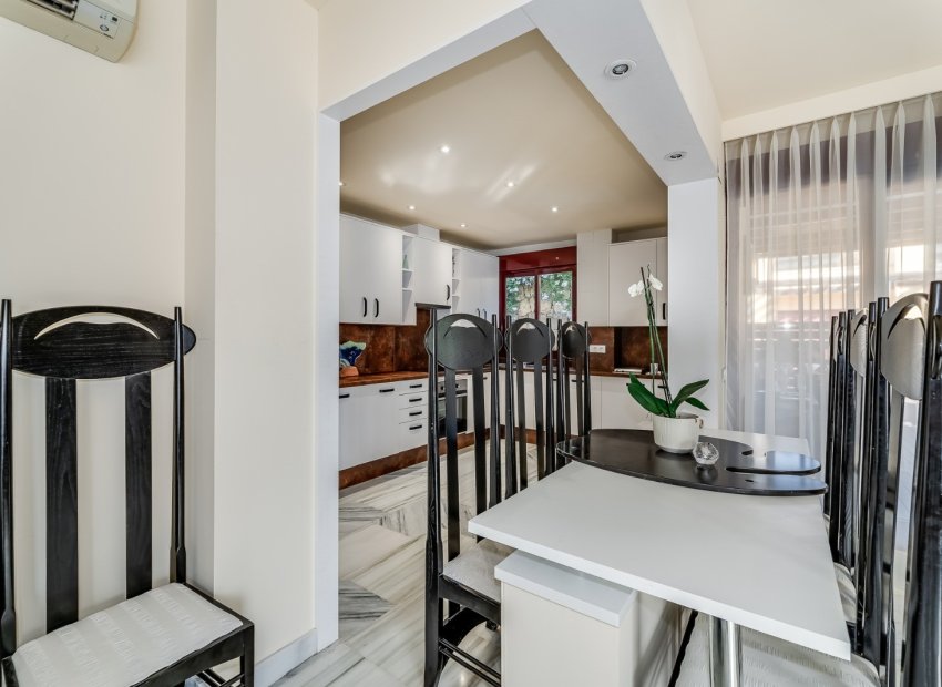 Reventa - Townhouse / Duplex - Estepoa - Selwo